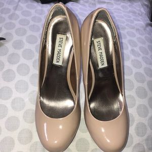 Steve Madden nude patent heel